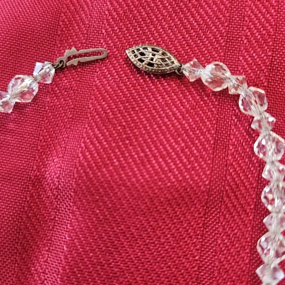 Elegant Crystal Beaded Necklace - Picture 3 of 3